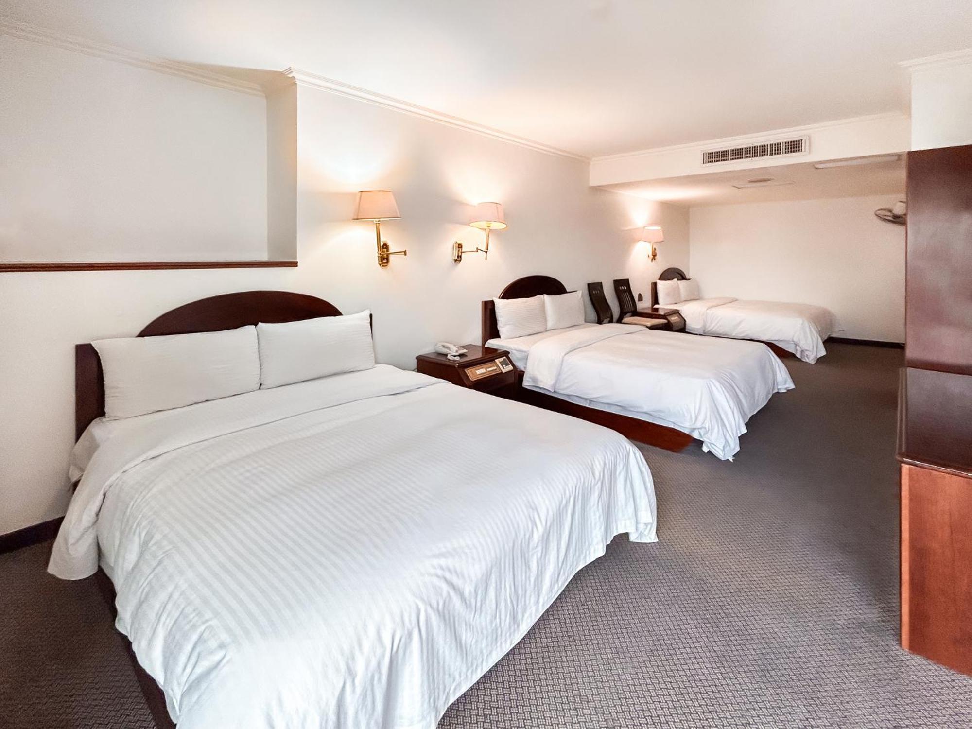 Tzu Chi Hotel Pingtung Εξωτερικό φωτογραφία
